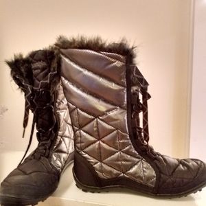 Columbia women's boots, size 9.5, metallic-black